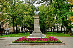 250px-Pushkin_monument_Kharkov.jpg