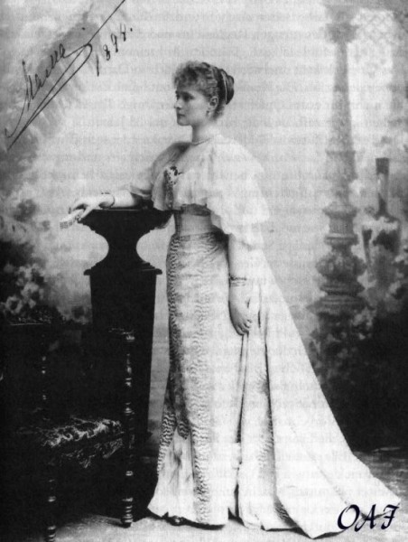 Alexandra-Feodorovna-1894.jpg