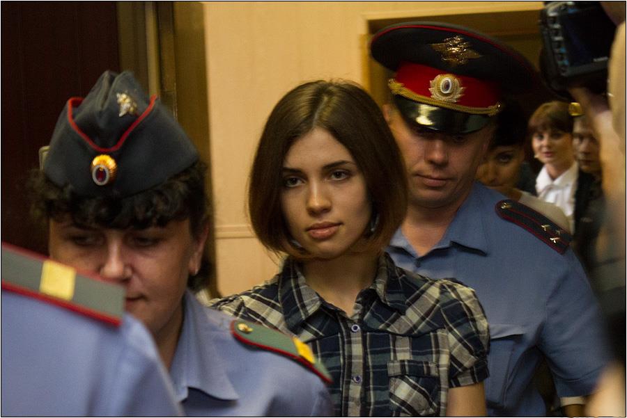 Nadezhda_Tolokonnikova_Pussy_Riot_at_the_Moscow_Tagansky_District_Court_-_Denis_Bochkarev.jpg